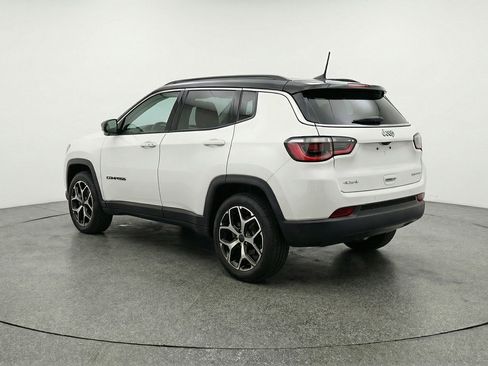 Used 2025 Jeep Compass Limited image 6