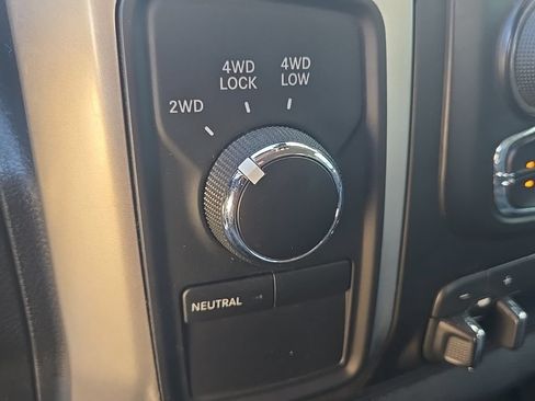 Used 2017 RAM 2500 Big Horn w/ Sport Appearance Group AWD/4WD image 19