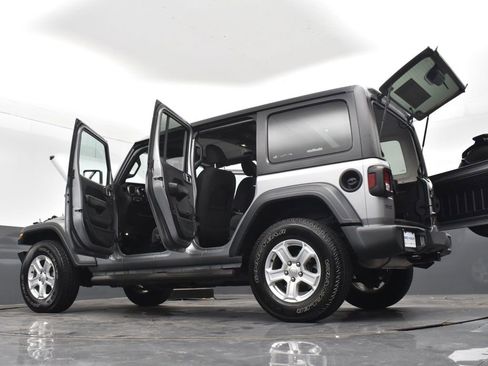 Used 2018 Jeep Wrangler Unlimited Sport S image 32