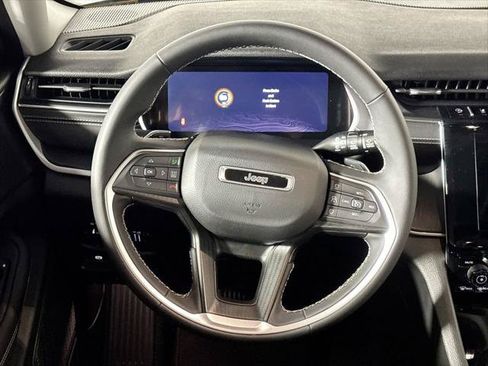 Certified 2023 Jeep Grand Cherokee Laredo X AWD/4WD image 14