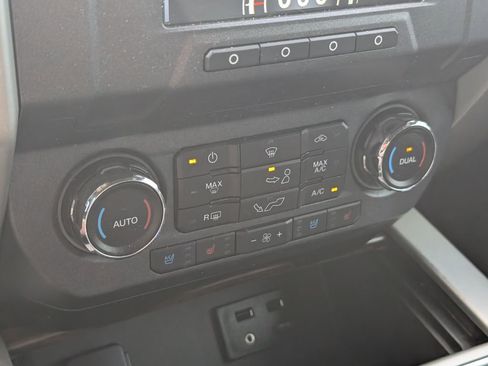 Used 2016 Ford F150 Lariat w/ Equipment Group 501A Mid image 21