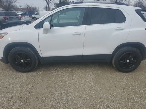 Used 2020 Chevrolet Trax LT image 1