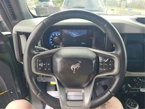 Used 2023 Ford Bronco Badlands w/ Sasquatch Package AWD/4WD image 11