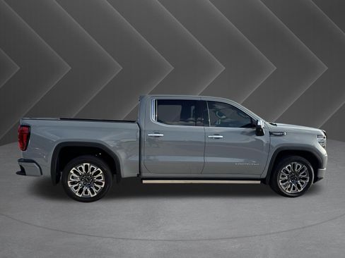 Used 2025 GMC Sierra 1500 Denali Ultimate AWD/4WD image 5