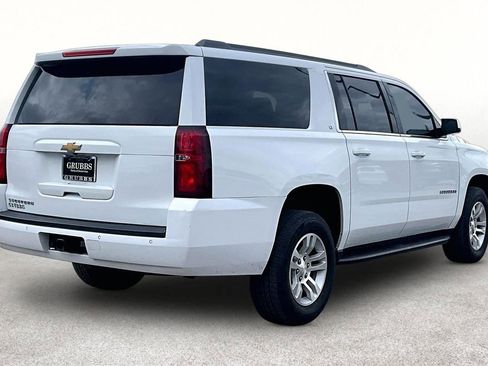Used 2018 Chevrolet Suburban LT RWD image 2