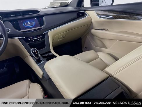 Used 2017 Cadillac XT5 FWD image 22