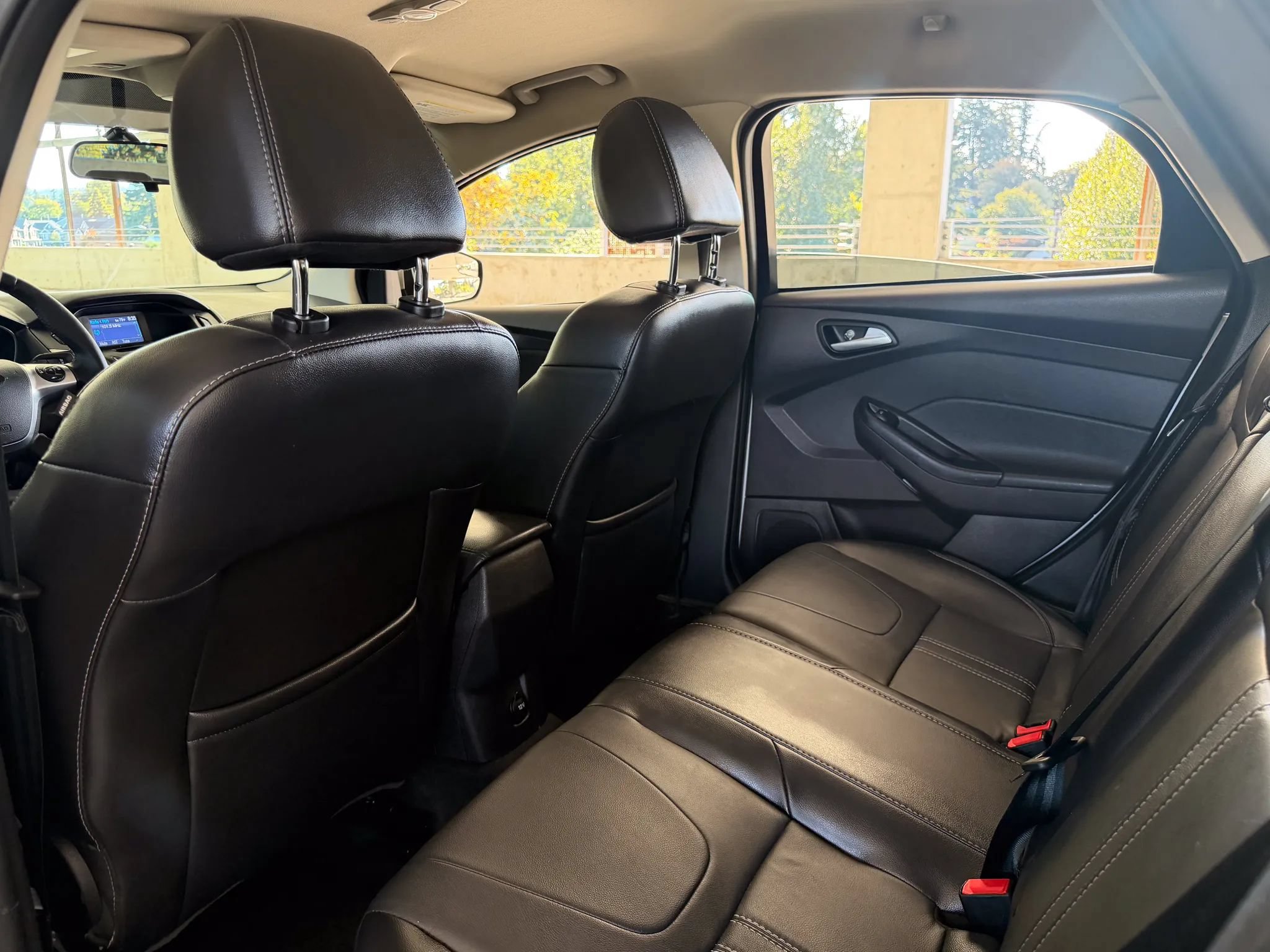 Used 2014 Ford Focus SE w/ Equipment Group 201A FWD image 19