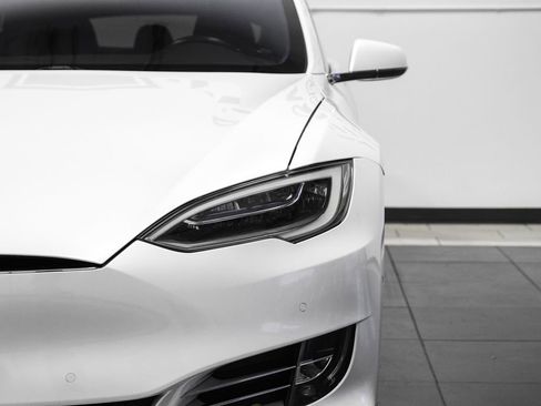 Used 2018 Tesla Model S 75D image 53