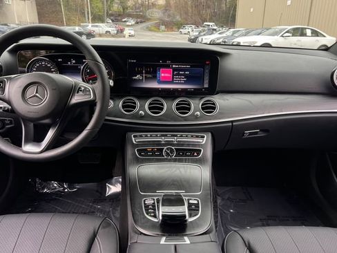 Used 2018 Mercedes-Benz E 300 E 300 image 17