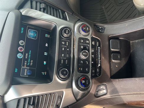 Used 2015 Chevrolet Suburban LT w/ Luxury Package image 34