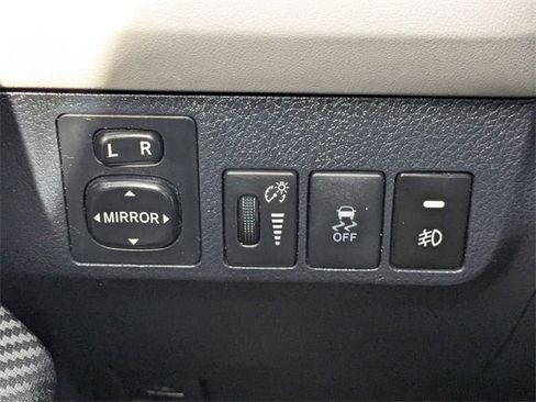 Used 2013 Toyota RAV4 LE image 23