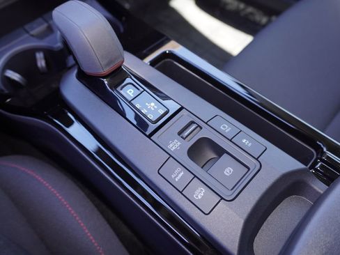 Used 2026 Toyota Prius Plug-In Hybrid image 18