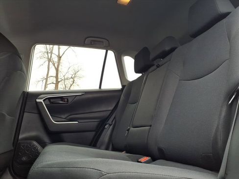 Used 2019 Toyota RAV4 LE w/ Carpet Mat Package image 14