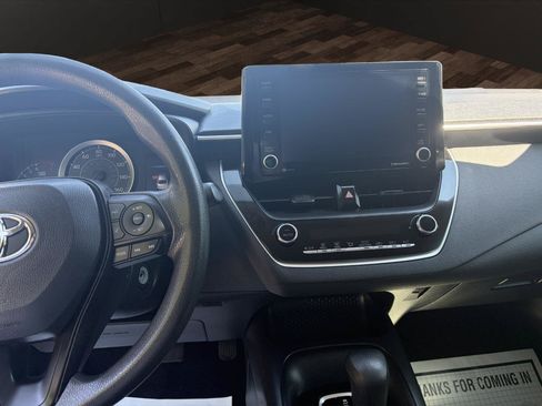 Used 2022 Toyota Corolla LE FWD image 14