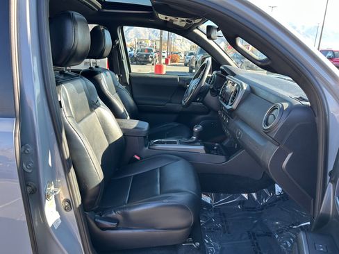 Certified 2019 Toyota Tacoma TRD Off-Road image 30