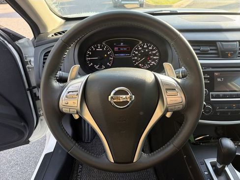 Used 2017 Nissan Altima 2.5 SR w/ Midnight Edition Package image 23