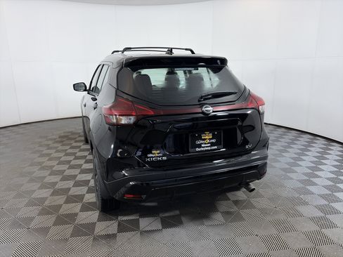 Used 2023 Nissan Kicks SV w/ Interior Electronics Package image 8