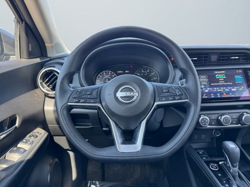 Used 2024 Nissan Kicks SV image 11