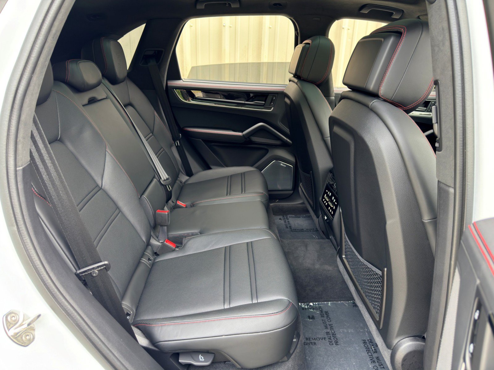 Used 2026 Porsche Cayenne Turbo AWD/4WD image 45