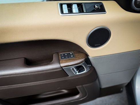 Used 2018 Land Rover Range Rover Sport HSE image 8