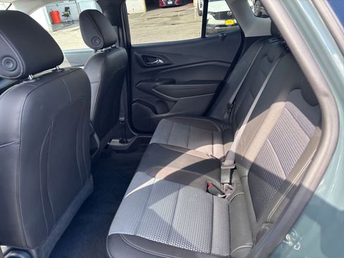 Used 2025 Chevrolet Trax LT w/ LT Convenience Package FWD image 24