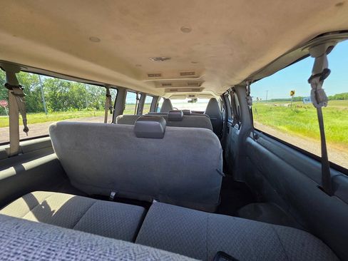 Used 2020 Chevrolet Express 3500 LT w/ LT Preferred Equipment Group RWD image 11