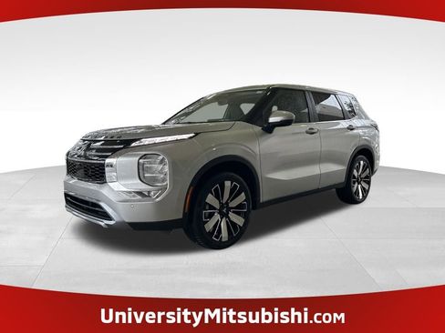 New 2026 Mitsubishi Outlander SE image 1