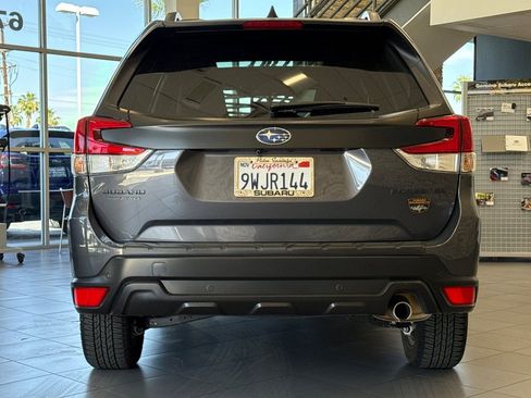 Certified 2025 Subaru Forester Wilderness w/ Convenience Package AWD/4WD image 4