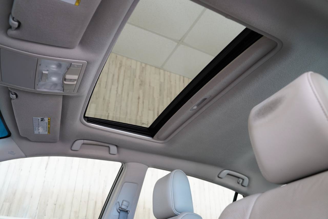 Used 2012 Toyota Avalon Limited FWD image 23