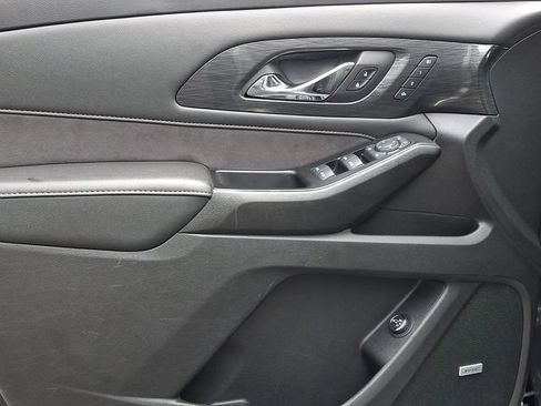 Used 2023 Chevrolet Traverse High Country w/ LPO, Floor Liner Package AWD/4WD image 15