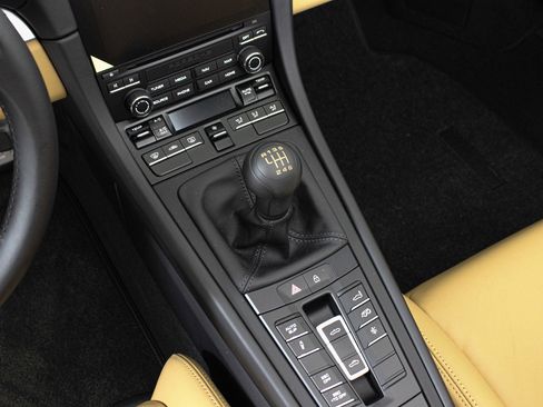Used 2019 Porsche 911 Speedster RWD image 41