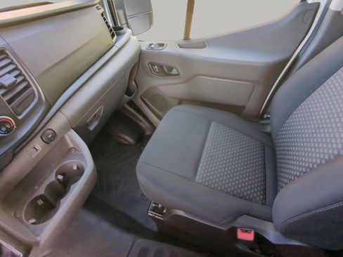 Certified 2024 Ford Transit 250 Low Roof w/ Exterior Upgrade Package image 44