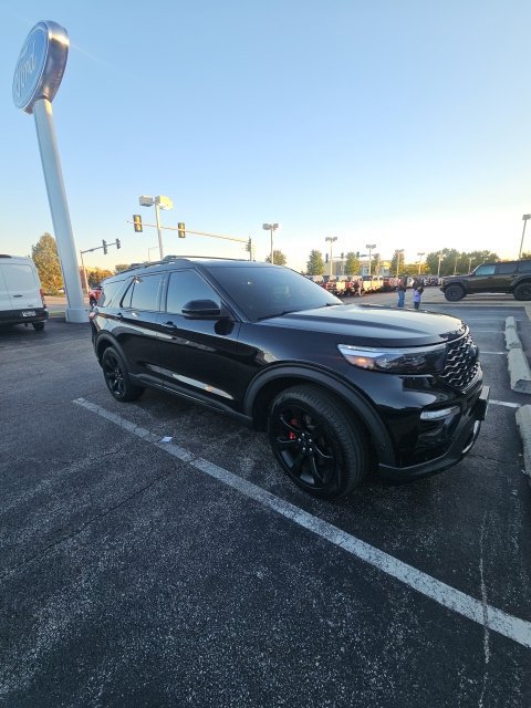 Used 2022 Ford Explorer ST w/ Equipment Group 401A AWD/4WD image 2