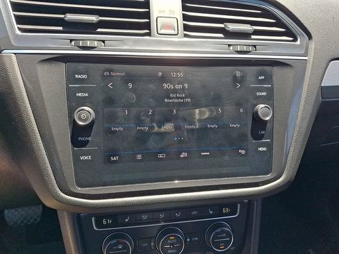 Used 2020 Volkswagen Tiguan SE w/ Panoramic Sunroof Package AWD/4WD image 18