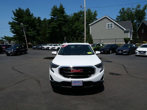 Used 2019 GMC Terrain SLE w/ Driver Convenience Package AWD/4WD image 3