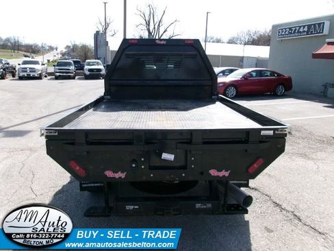Used 2024 Chevrolet Silverado 2500 LT w/ Convenience Package image 3