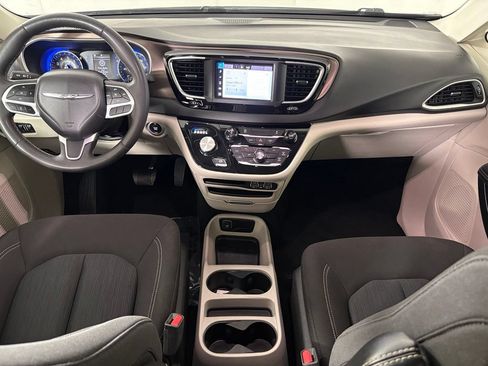 Used 2023 Chrysler Voyager LX FWD image 37
