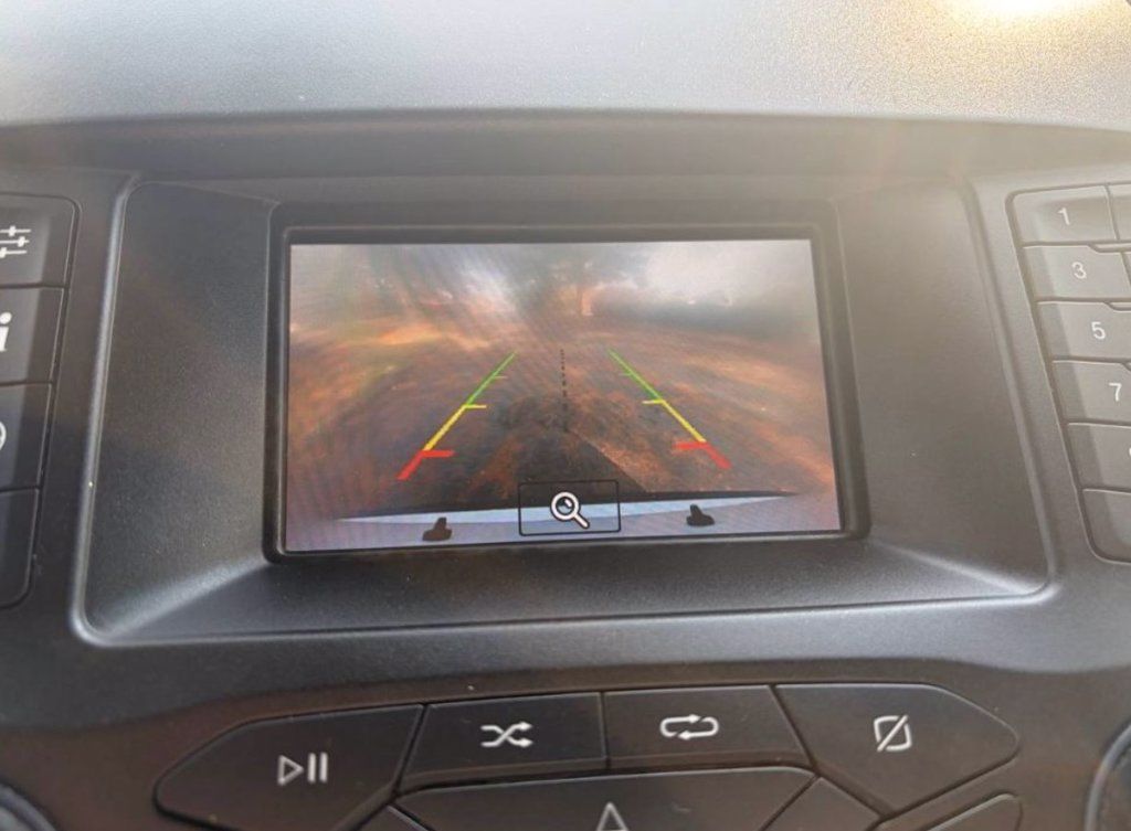 Used 2019 Ford Edge SE FWD image 9