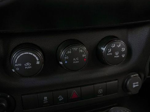 Used 2016 Jeep Wrangler Unlimited Rubicon w/ Connectivity Group AWD/4WD image 48