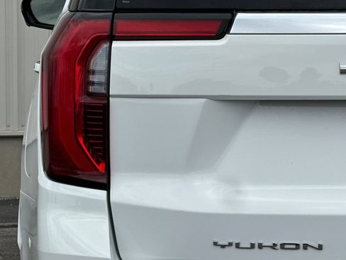 Used 2025 GMC Yukon Denali AWD/4WD image 28