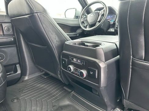 Used 2020 Ford Expedition Limited image 31