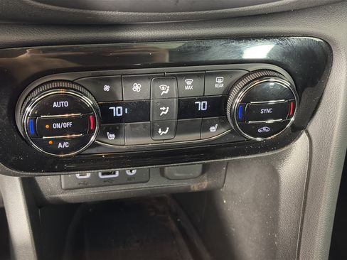 Used 2022 Buick Encore GX Essence w/ Advanced Technology Package image 25