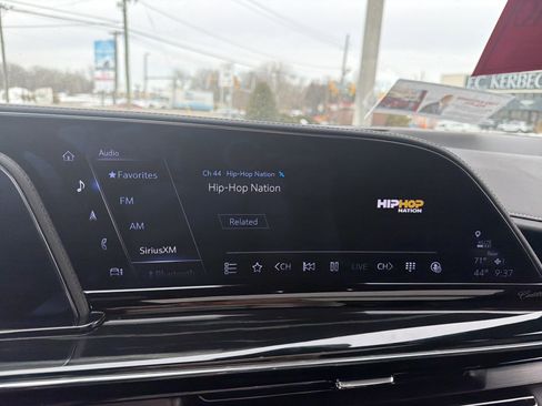 Certified 2023 Cadillac Escalade Sport w/ LPO, ONYX Package image 15