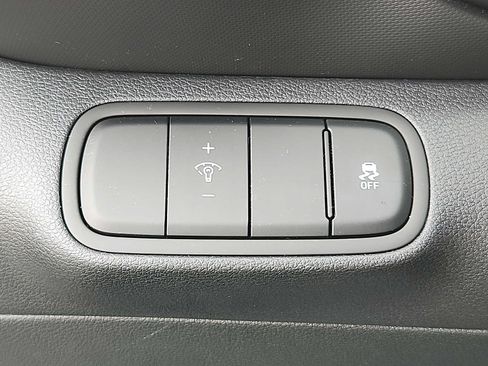 Used 2023 Hyundai Venue SEL w/ Cargo Package image 22