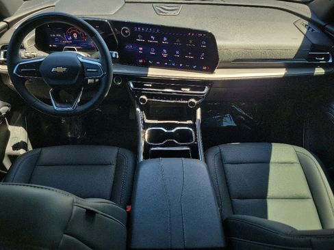 Used 2024 Chevrolet Traverse LT w/ Enhanced Driving Package FWD image 11