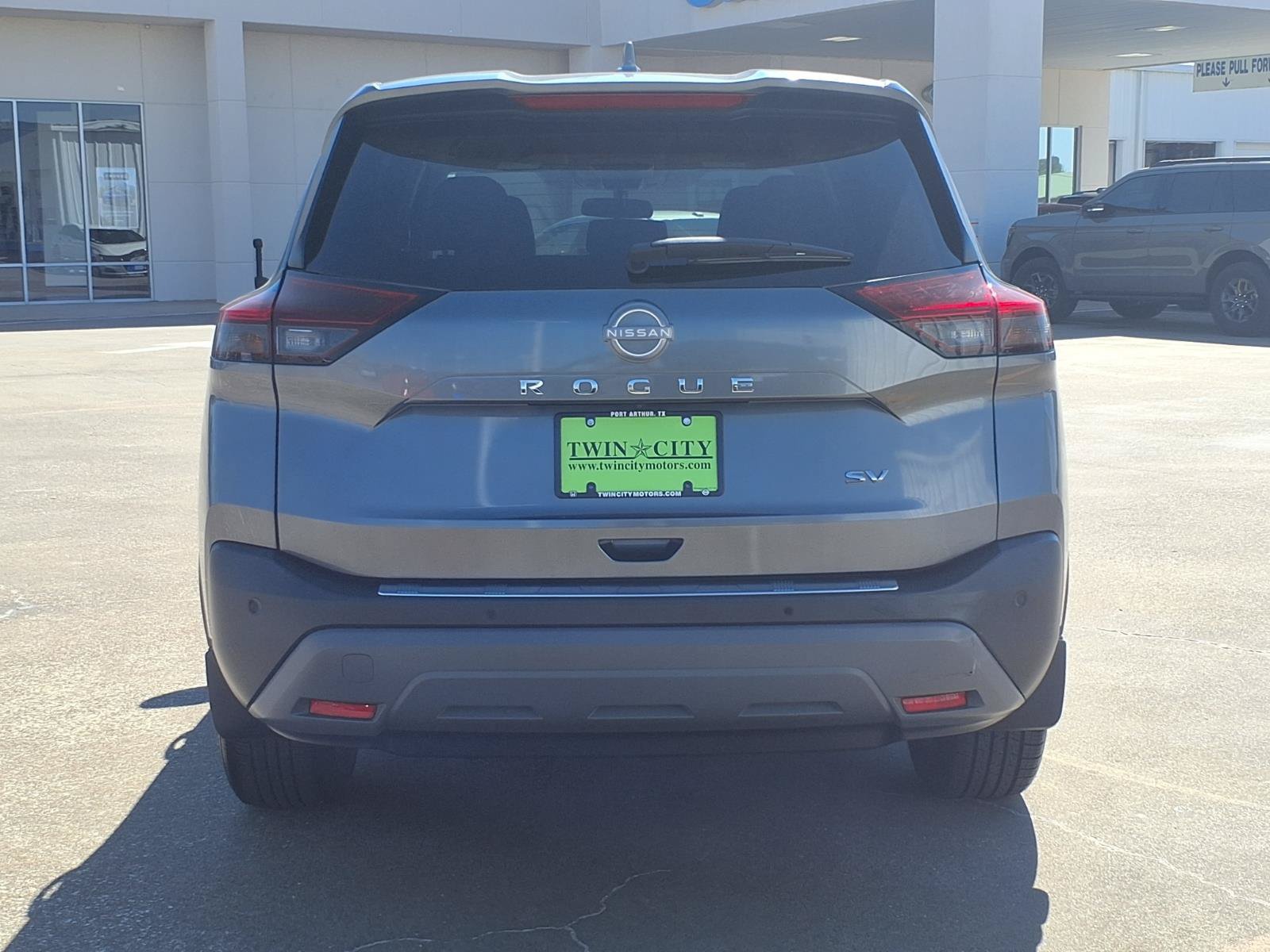 Used 2023 Nissan Rogue SV FWD image 6