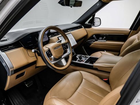 Used 2023 Land Rover Range Rover SE AWD/4WD image 2