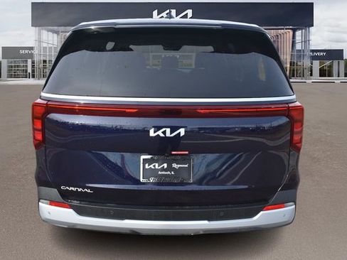 New 2026 Kia Carnival LXS image 5