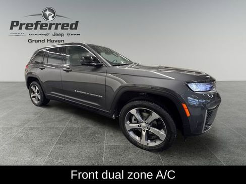 New 2026 Jeep Grand Cherokee Limited w/ Trailer Tow Package AWD/4WD image 9