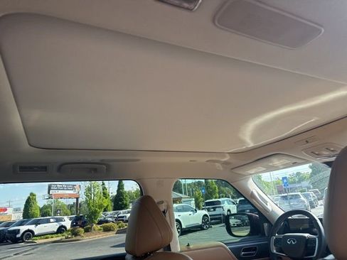 Used 2025 INFINITI QX80 Sensory AWD/4WD image 13